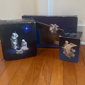 Avon White and Brown Nativity Figurine Set